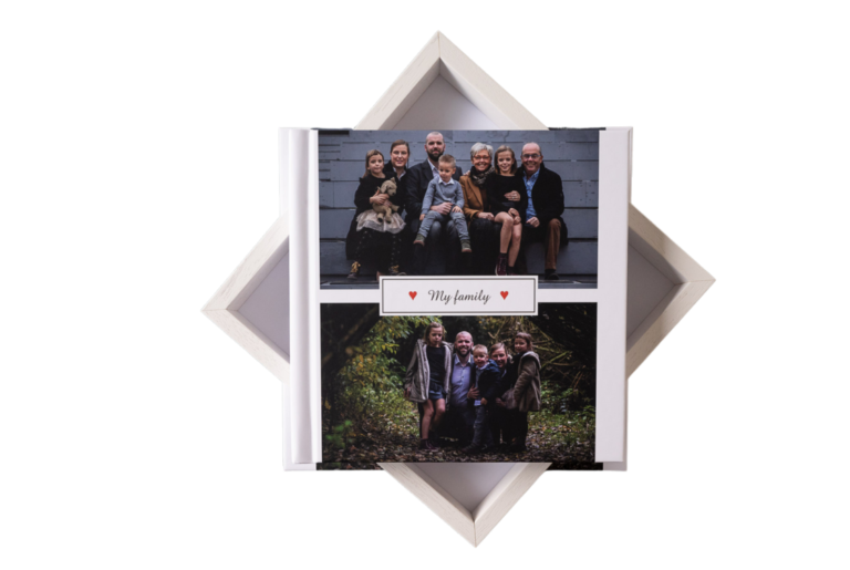 Omslag van een fotoalbum met familiefoto's en de tekst "Mijn familie".